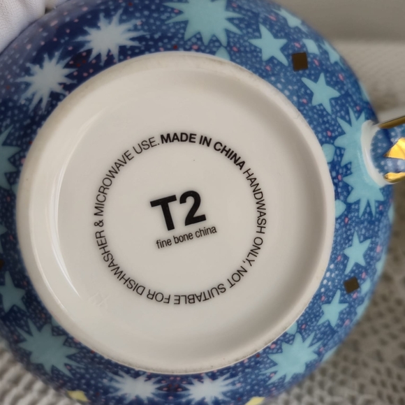 Fine Porcelain Tea Set - Picture 4 of 9